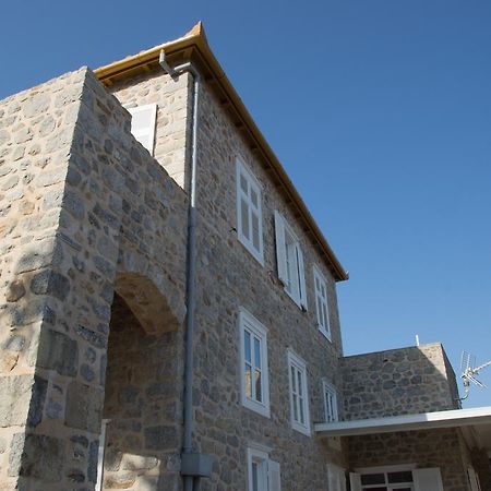Kiki'S Houses Vlichos 伊兹拉 外观 照片
